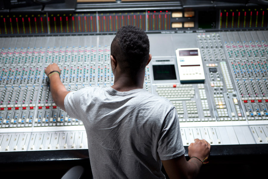 The Difference Between An Sound System Operator And Designer